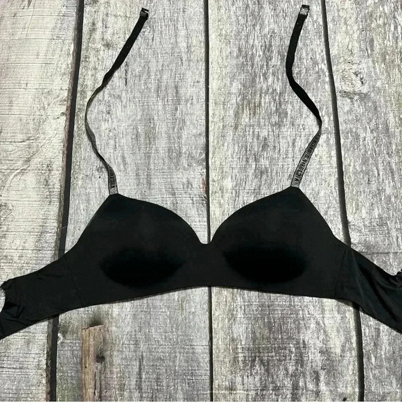 Victoria’s Secret Black Bra - Picture 8 of 8